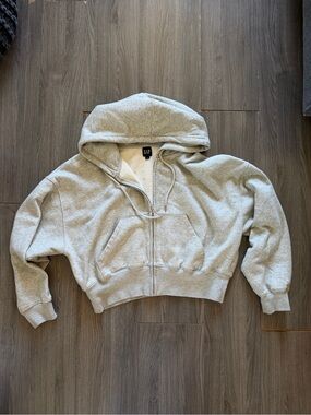 GAP Heather Gray Cropped Zip-Up Hoodie